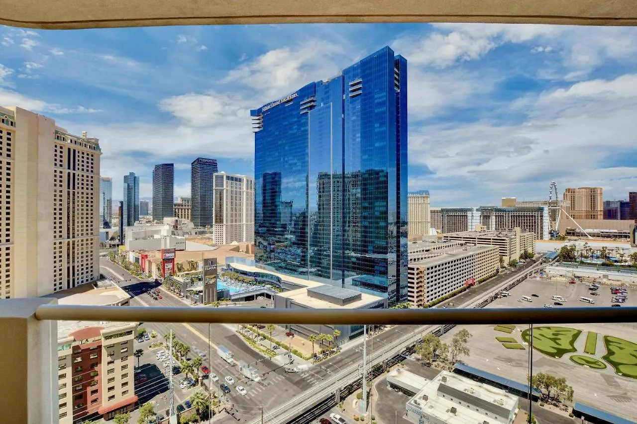 アパート Strip View Balcony Suites - No Resort Fee ! ラスベガス 米国