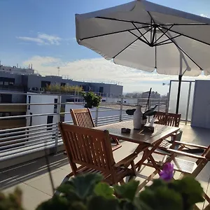 Parc Expo Prte D'orleans Orly Cdg Terrasse Parking , Bagneux (Hauts-de-Seine) Francia