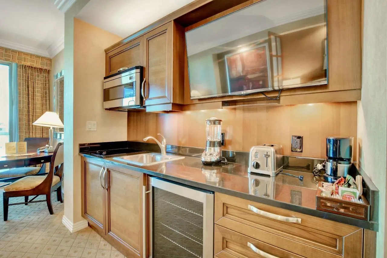 Strip View Balcony Suites - No Resort Fee ! Las Vegas