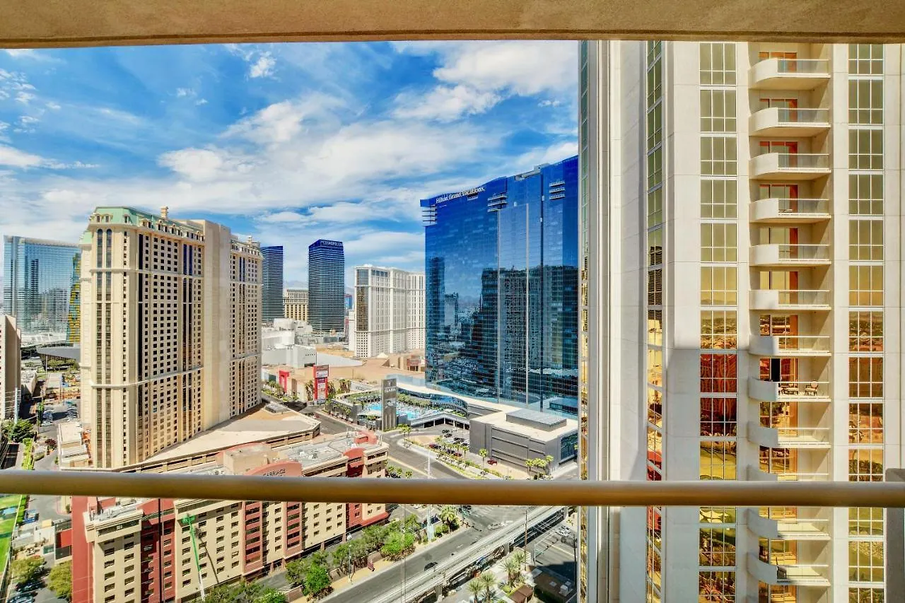 Apartamento Strip View Balcony Suites - No Resort Fee ! Las Vegas
